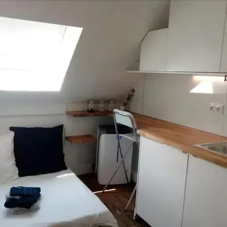 Tres Joli Nid Equipe Vue Ascenseur Apartment Paris